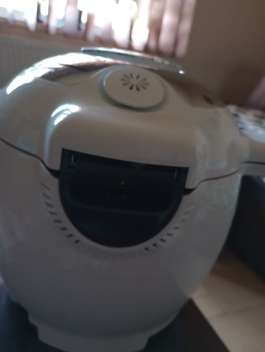 Vând multicooker Tefal