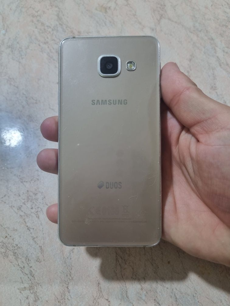 Samsung korpis temir tosh telefon