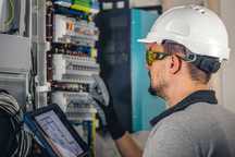 Electrician – sisteme electrice rezidentiale & comerciale – Statii EV