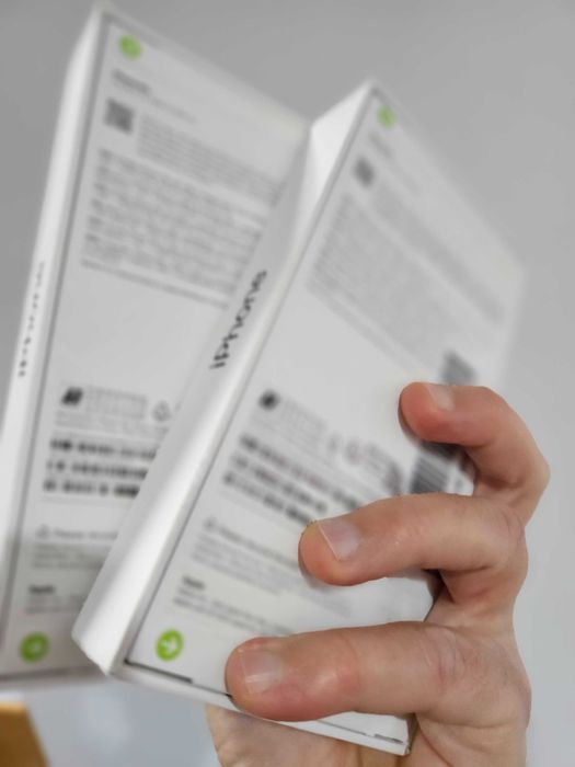 Iphone 16e 128Gb neverlock sigilat la cutie Garantie  1 an.