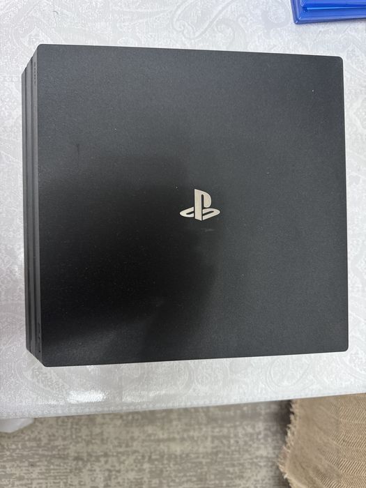 Продам PlayStation 4 Pro на 1TB