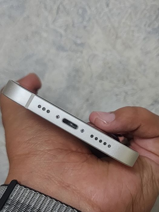 Iphone 13.  128gb ideal