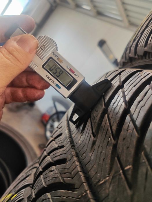 4бр.зимни гуми 225/60/18 Michelin