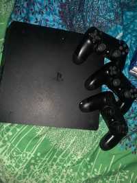 vând PlayStation 4 slim 1t