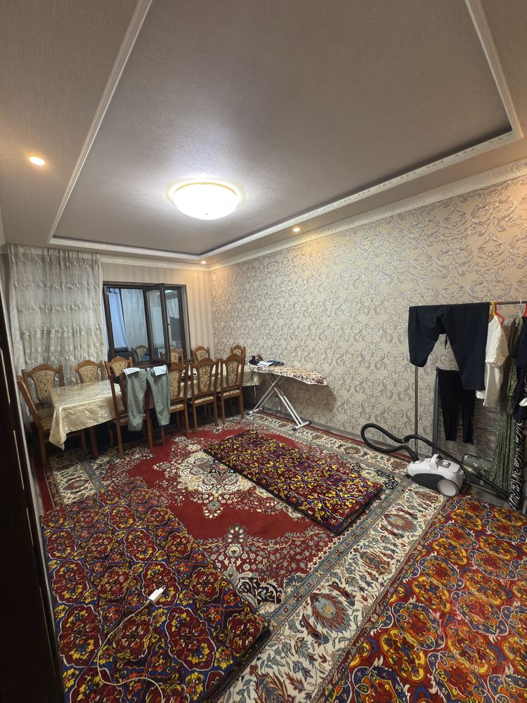 Tansiqboev 1  da 3/4/4 balkon 2:6 srochno sotiladi remonti yahshi