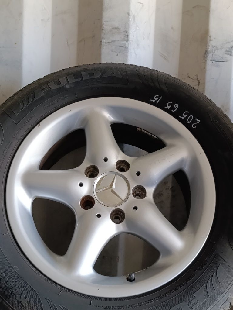 Диски л.п R15 с резиной на Мерседес 5*112