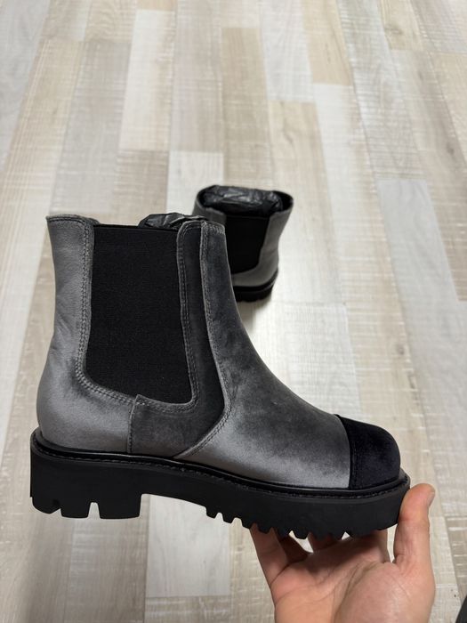 Ghete Chane’ll Chelsea boots. 37,39,40