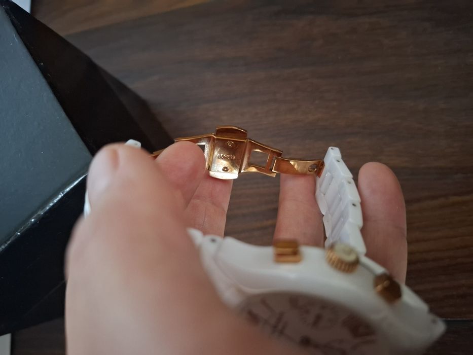 Ceas Armani din ceramica alba