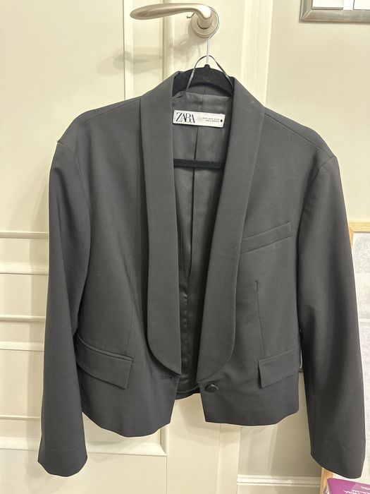 Черно късо сако Zara