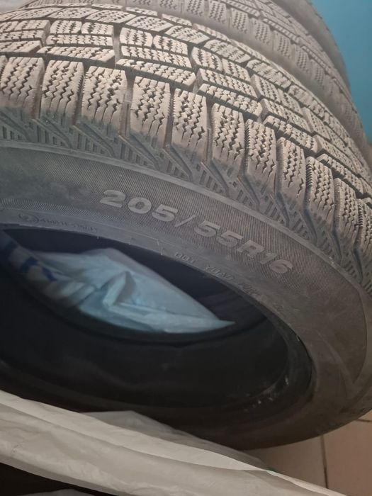 Продам шины б/у 215/55 R16 H