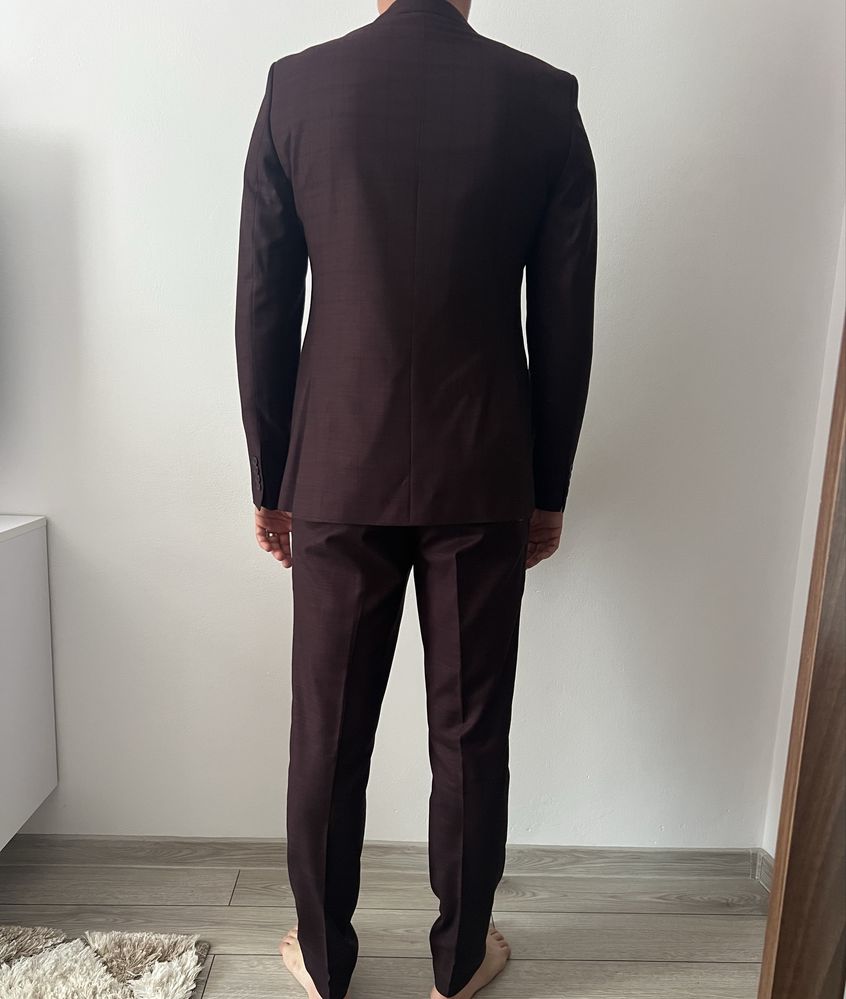 Costum elegant slim culoare bordo !