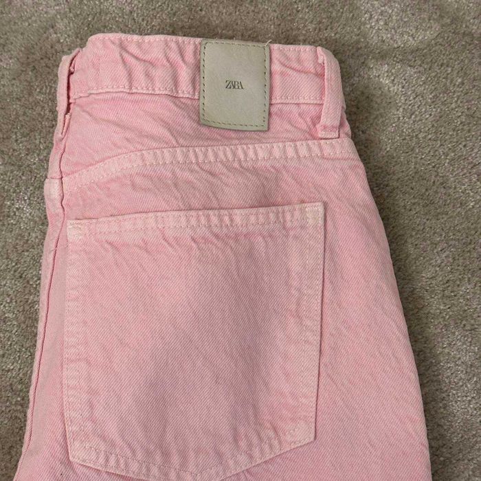 FLASH SALE! Zara Super High Waist Straight Leg Jean