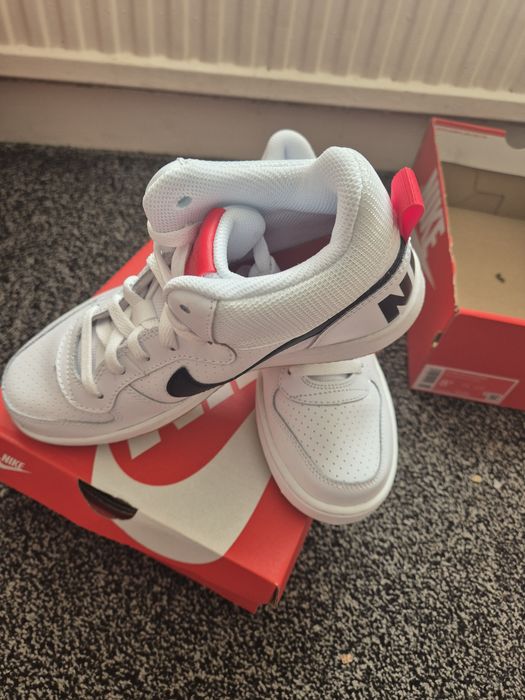 Nike court borough mid