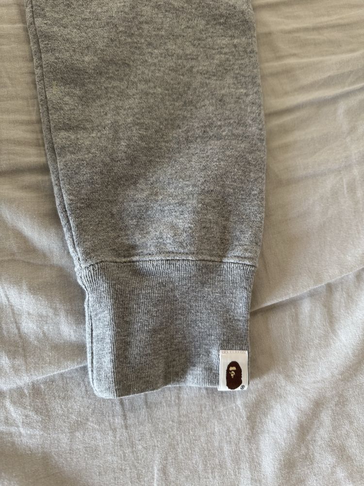 A Bathing APE (BAPE) Hanorac Crewneck Gri