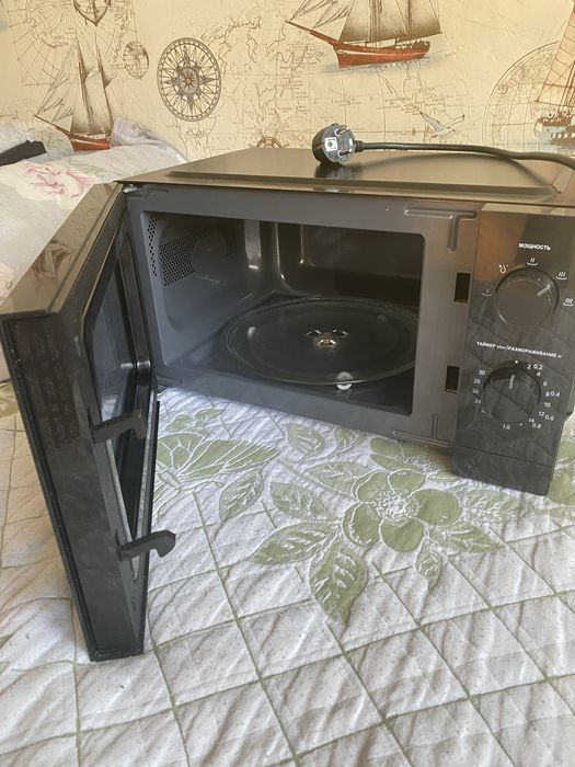 Продам Микроволновую Печь