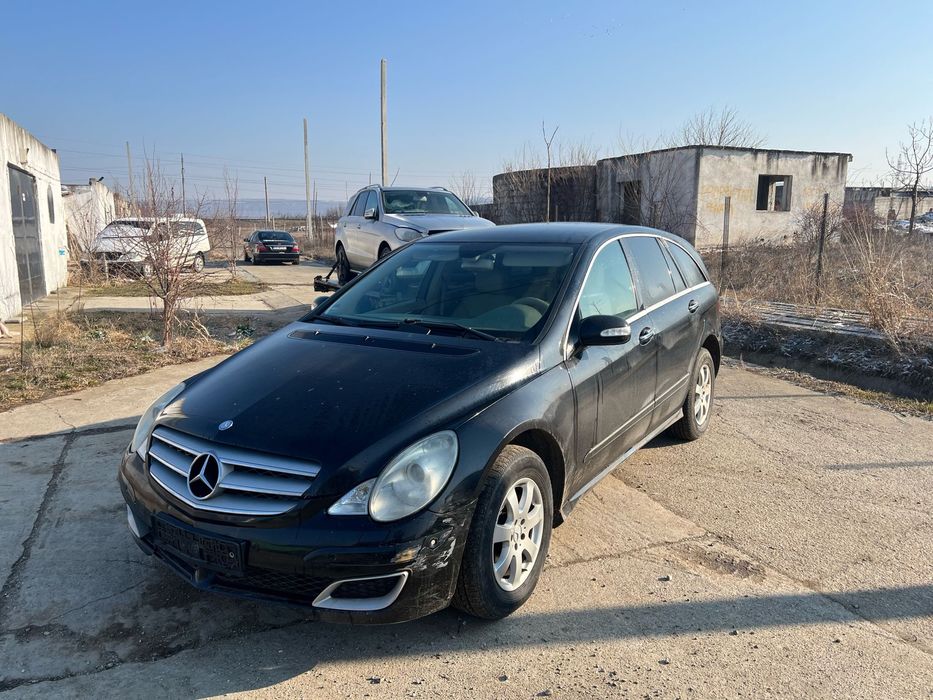 Dezmembrez mercedes r class