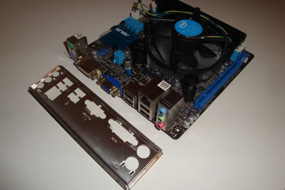 placa baza asus p8h61-i lx mini itx + procesor i3 3220 3.3ghz + cooler