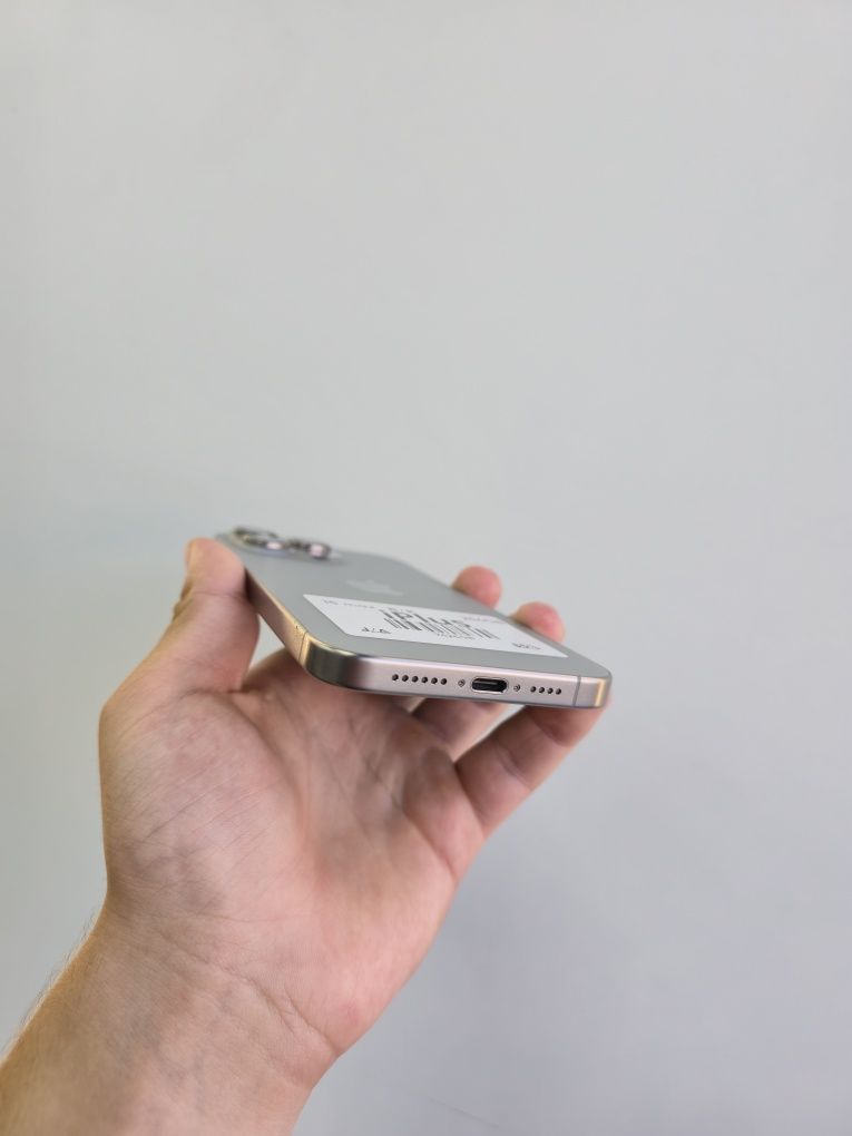 15 Pro Max 256 GB