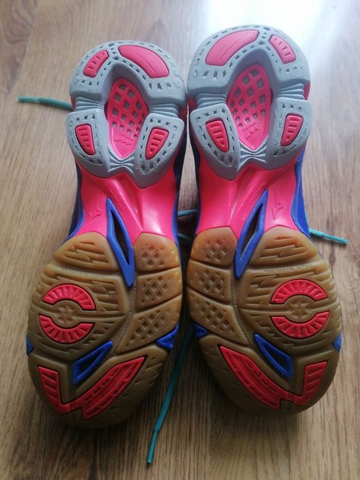 Adidasi Mizuno handbal tenis masa badminton sala interior nike asivs