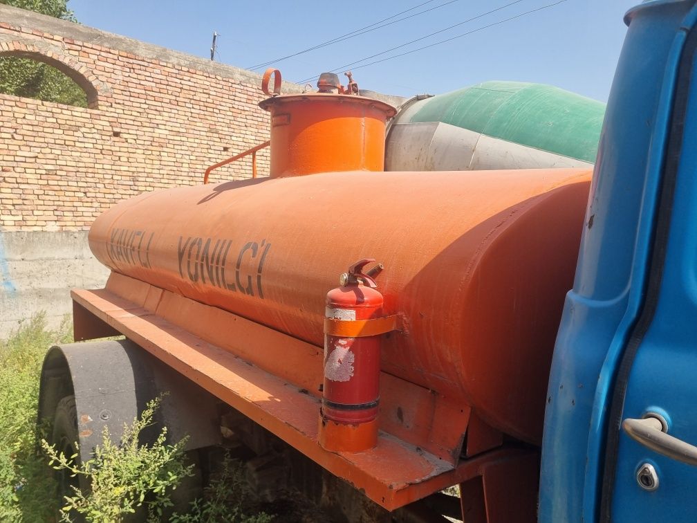 Gaz 52 benzavoz (maxsus sisterna)