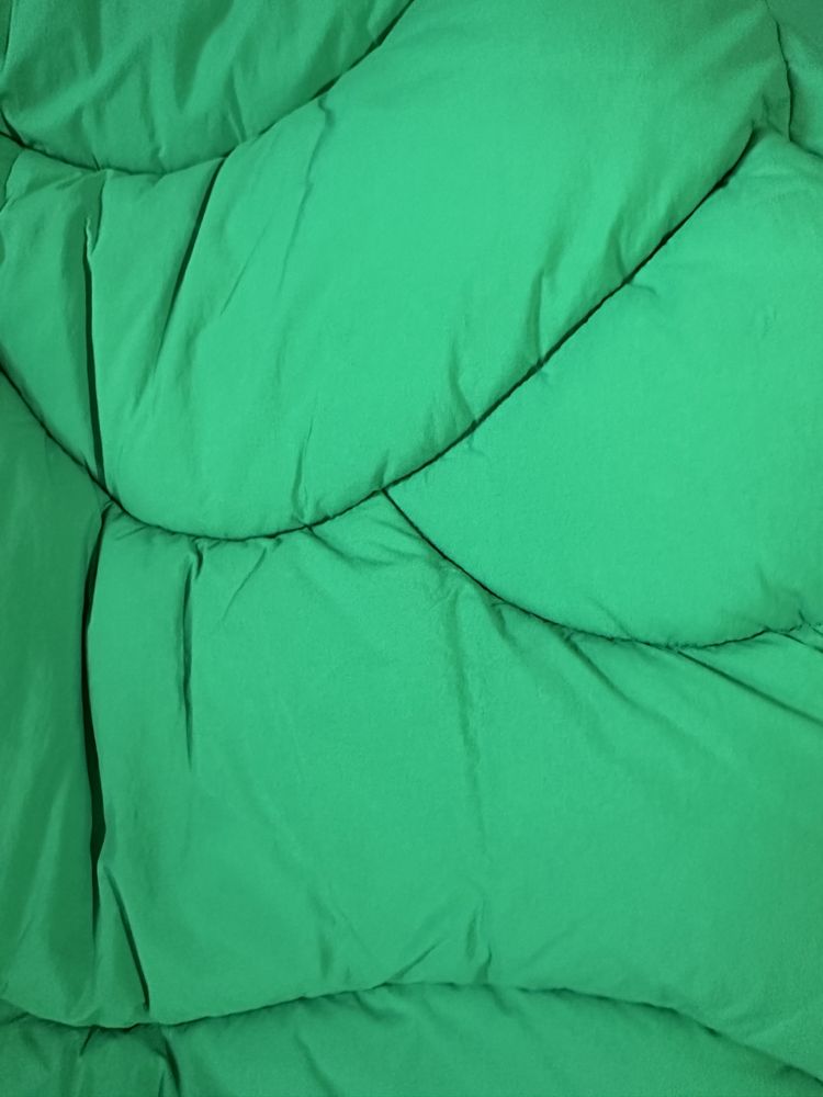 Продам зимнюю куртку зеленого цвета от Zara
