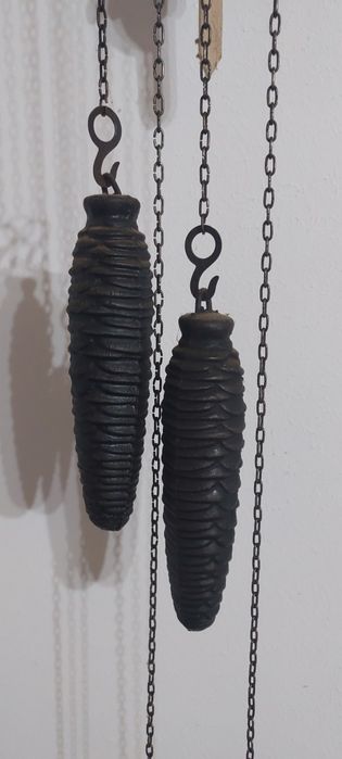 Ceas vintage cu cuc și greutăți