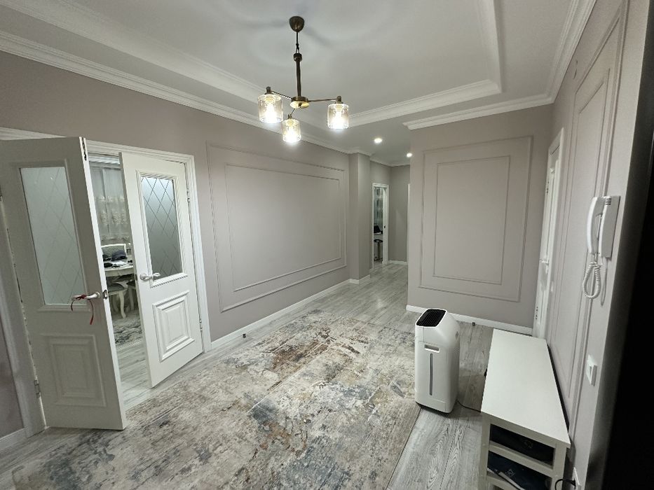 4-комнатная квартира · 126.5 м² · 2/8 этаж, Валиханова, ЖК Томирис