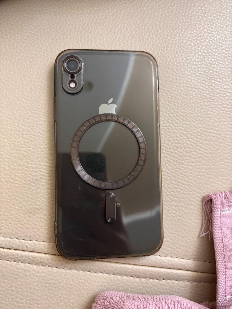 Продается Iphone xr 64гб (емкость:74%)