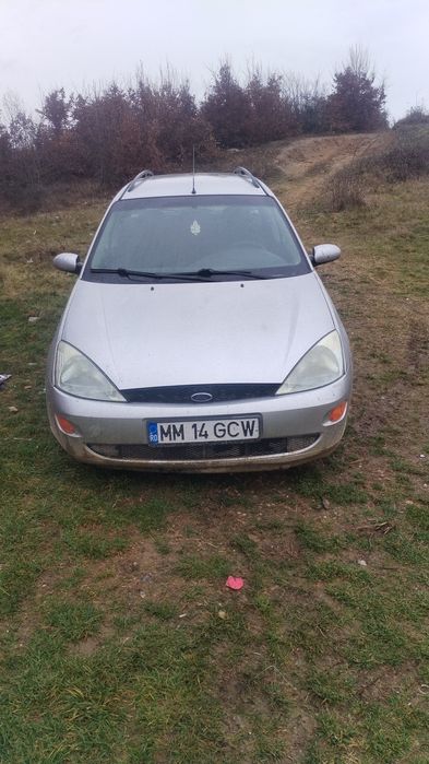 vand ford focus 1.6 benzina 16 V sau dezmembrez