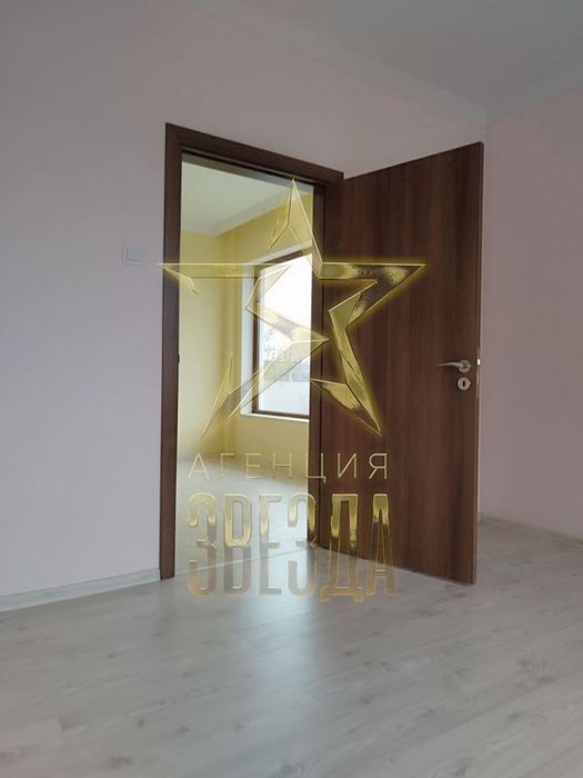 Продава се Тристаен апартамент в Пловдив, Тракия - 70 кв.м за 1600 €/кв.м - Снимка #1