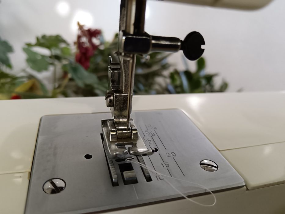 TOYOTA, mașina de cusut electrica, cu pedala