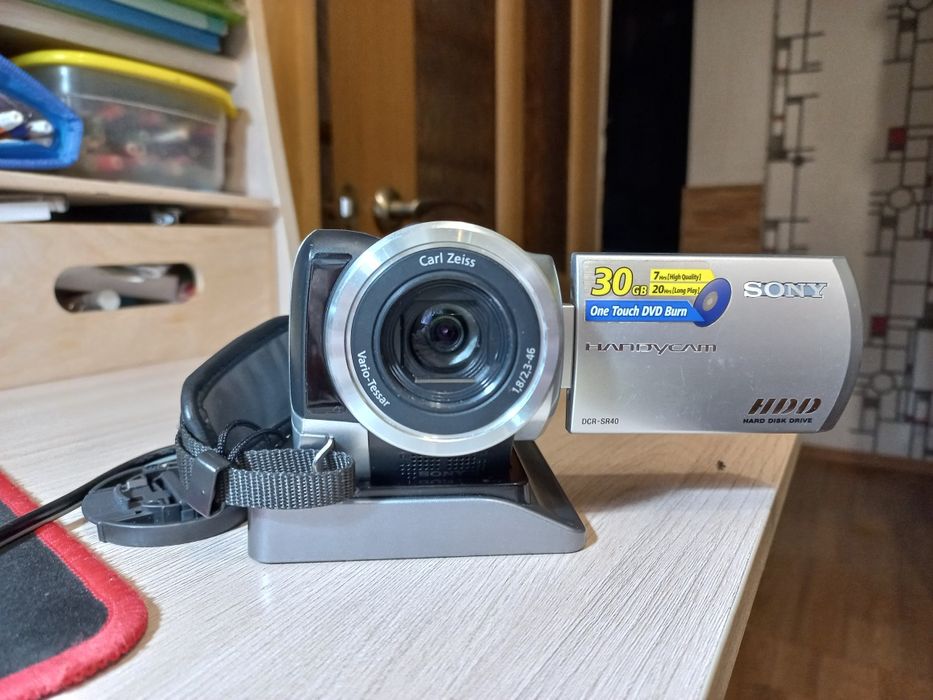Видеокамера Sony DCR-SR40E