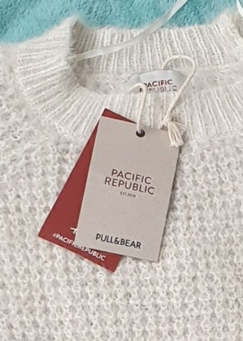 Pulover pufosenie Pull&Bear