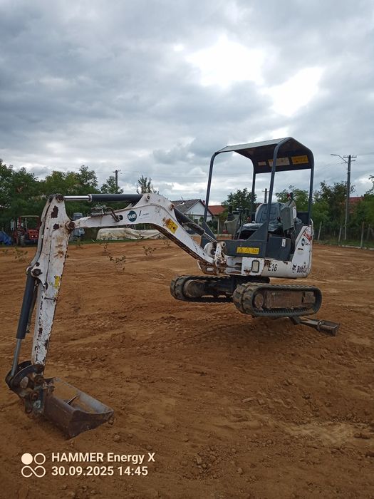 Mini escavator bobcat E16