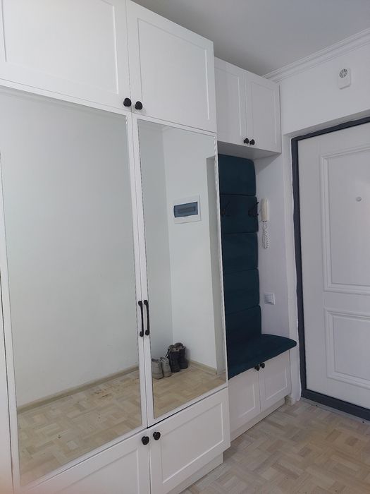 Продам шкаф в прихожую МДФ