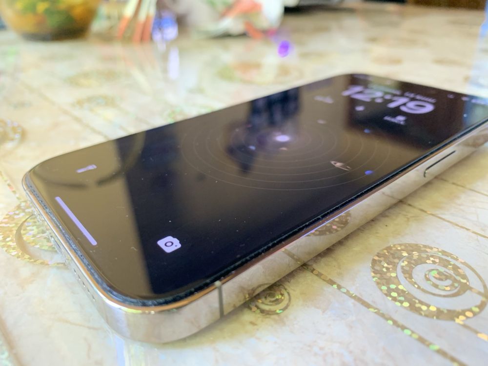 Перфектен Iphone 14 pro  Gold 128 GB