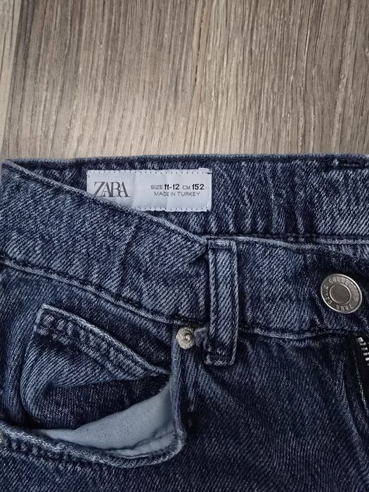 Blugi cu petece mar 152