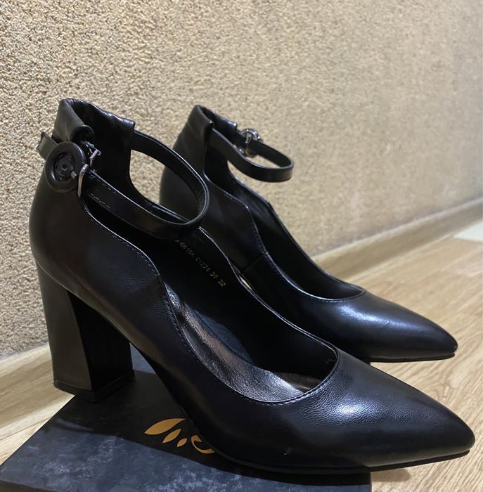 Последний Шанс Продаются черные туфли размер 39.Состояние отличное