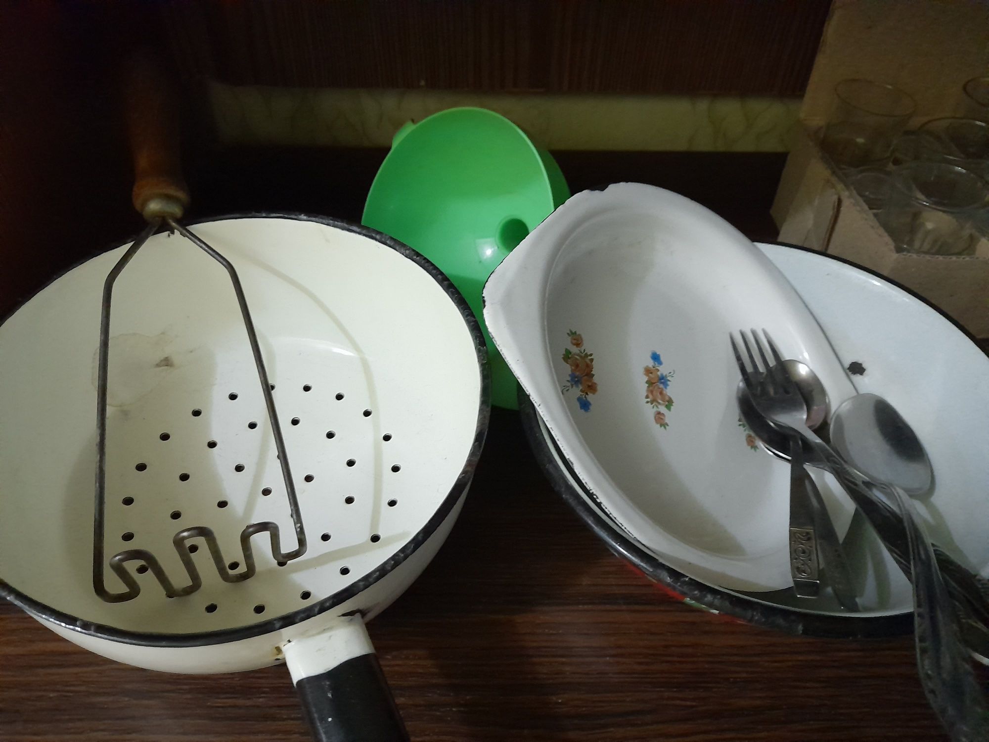 Посуда разная для дома и дачи