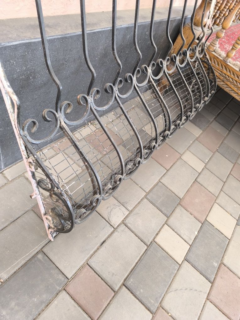 Продам решётку размеров 1.35 м *1.45 м.