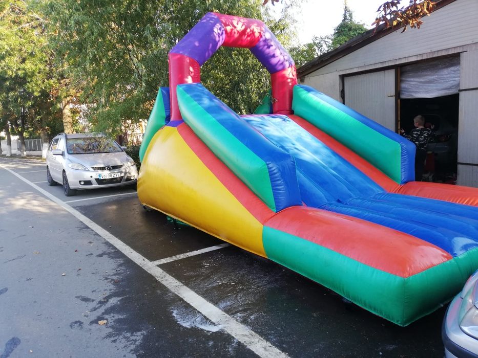 Tobogan gonflabil loc de joaca topogan