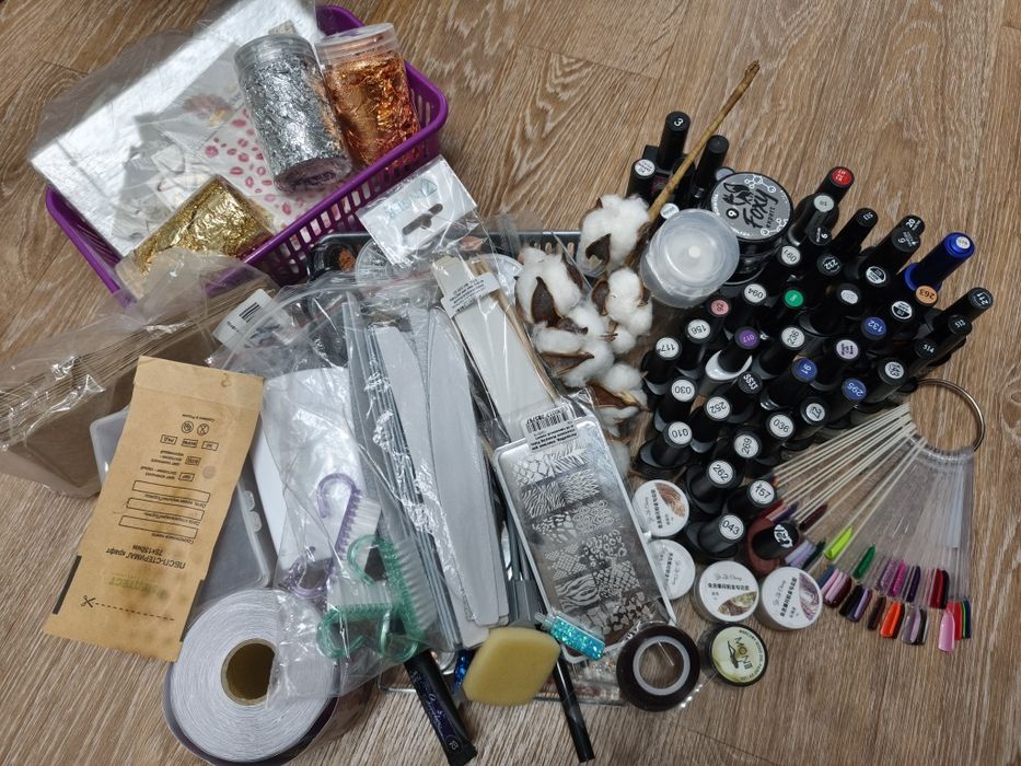 Продам гель лаки, органайзеры, файлы для пилок и ТД для мастера маникю