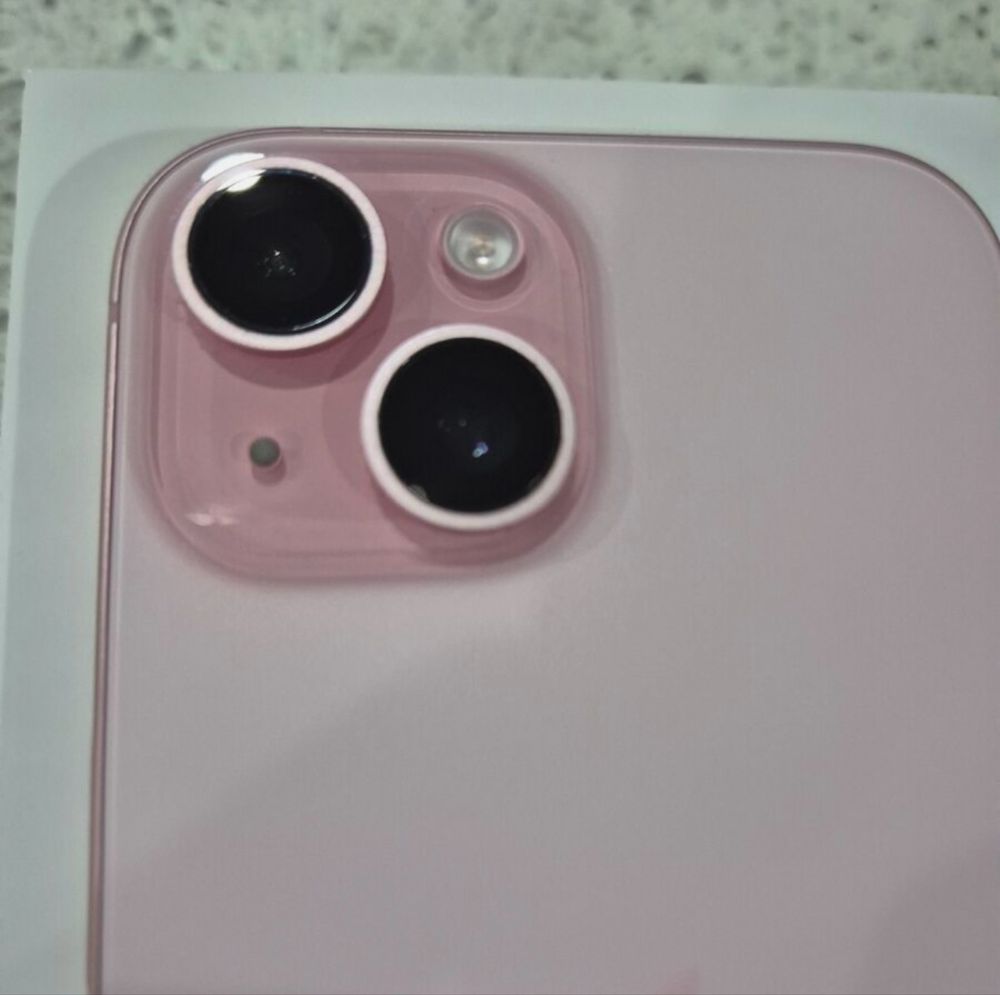 Apple iPhone 15 - 128GB - розов