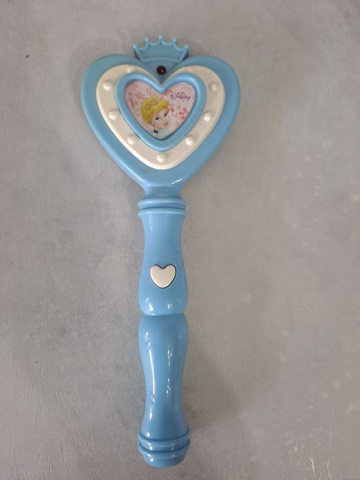 Плюшени и твърди играчки.