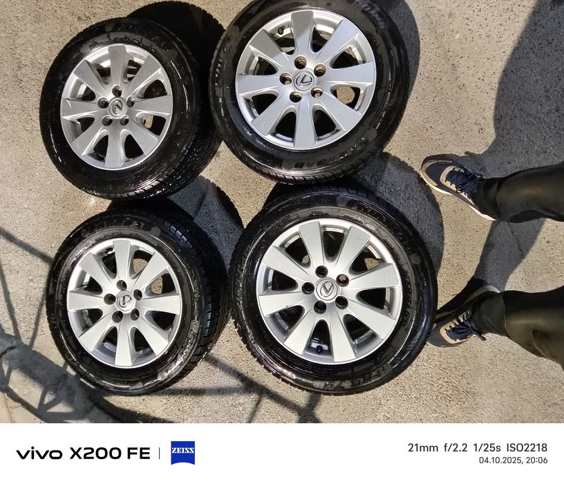 Резина с дисками 215/60/16 от камри 40