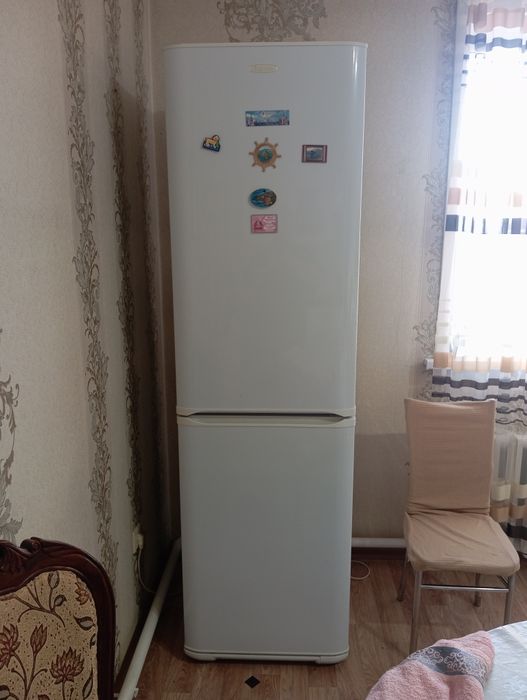 Холодильник Бирюса