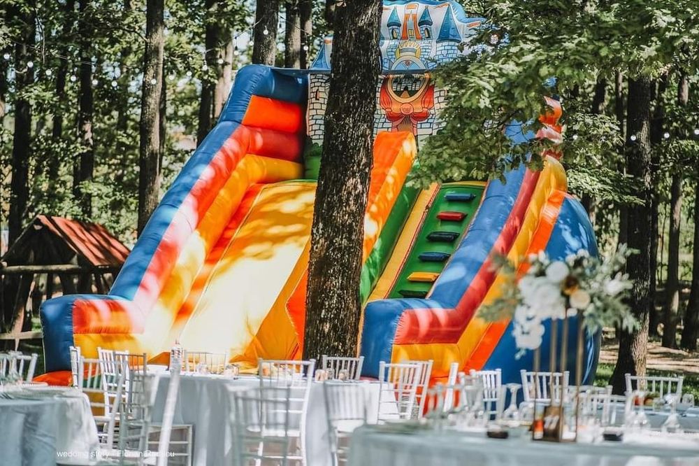 Cutie barbie de inchiriat cu sau fără decor baloane