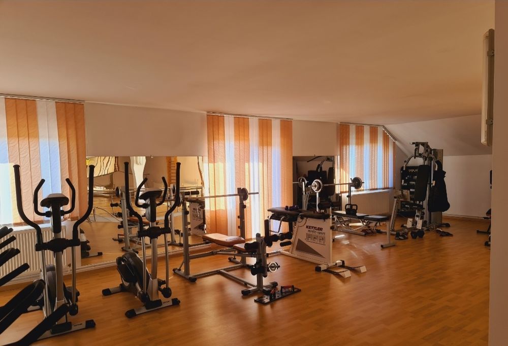Închiriez casa in centru Târgoviște!