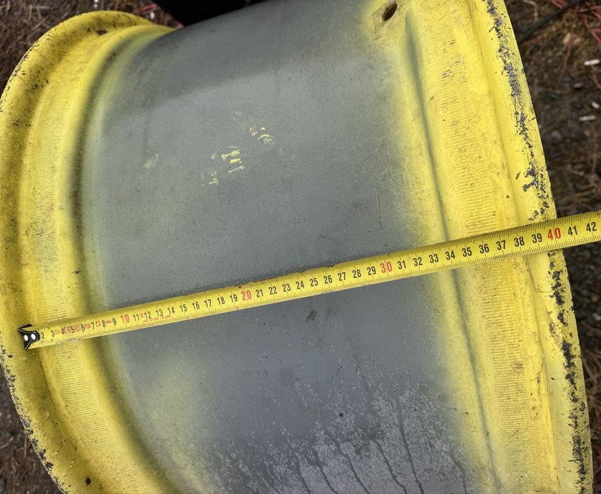 doua jante R28 15w28 john deere