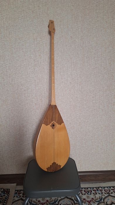 Продам домбыра. Б/У